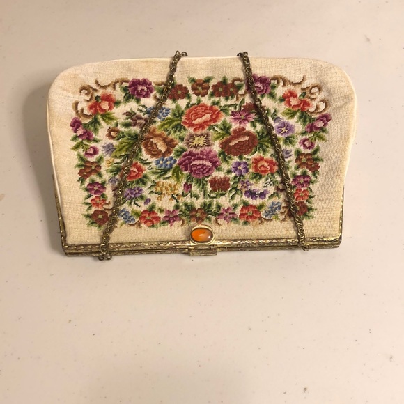 Vintage 50’s Petit Point Floral Needlepoint Purse with Jeweled Clasp & Chain - Picture 4 of 15